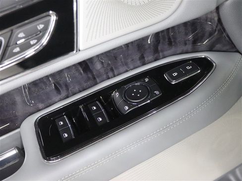 Used 2020 Lincoln Navigator L Reserve w/ Luxury Package image 35