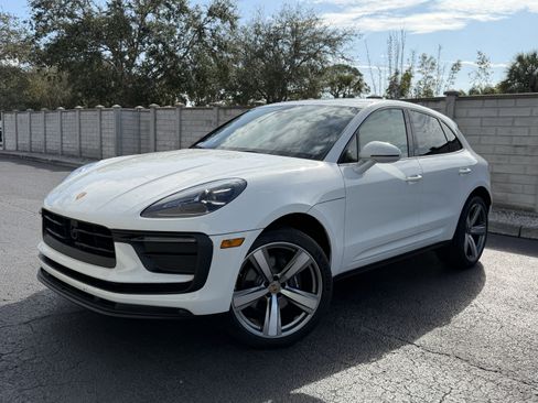 New 2025 Porsche Macan image 1