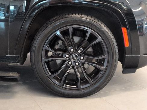 Used 2022 Jeep Grand Wagoneer Series II AWD/4WD image 21