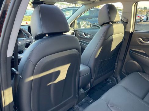 Used 2022 Hyundai Kona Limited w/ Cargo Package FWD image 32