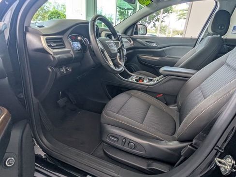 Used 2023 GMC Acadia SLE w/ Driver Convenience Package image 7