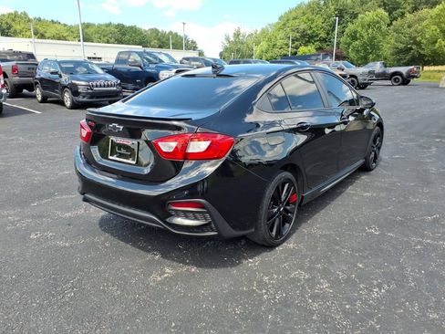 Used 2018 Chevrolet Cruze LT w/ Sun And Sound Package FWD image 6