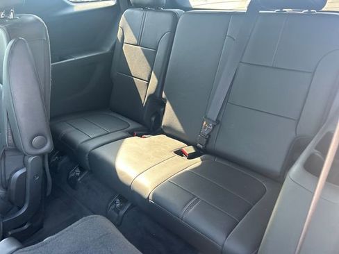 Used 2022 Chevrolet Traverse RS w/ LPO, Floor Liner Package image 37