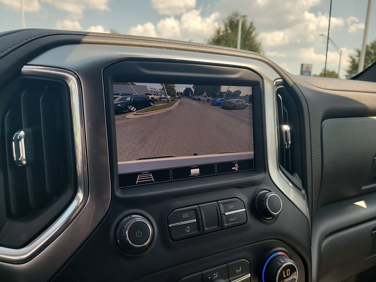 Used 2020 Chevrolet Silverado 1500 RST AWD/4WD image 21