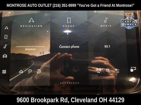 Used 2024 Land Rover Discovery Dynamic SE image 19