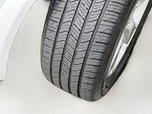 Used 2015 Chevrolet Captiva Sport LTZ FWD image 24