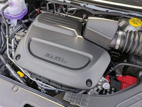 New 2027 Chrysler Pacifica Select FWD image 36