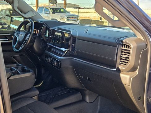 Used 2022 Chevrolet Silverado 1500 LT w/ Z71 Off-Road Package image 29
