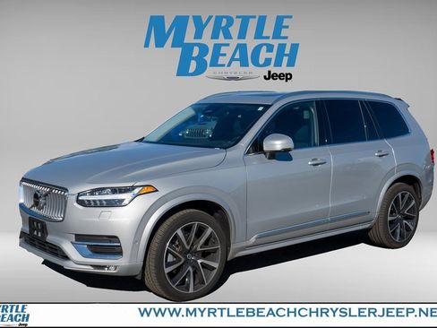 Used 2023 Volvo XC90 B6 Plus image 2