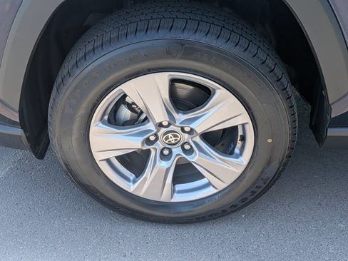 Used 2025 Toyota RAV4 XLE FWD image 29