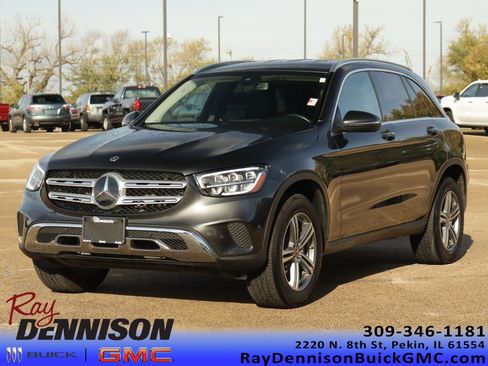 Used 2021 Mercedes-Benz GLC 300 4MATIC image 3