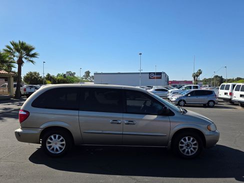 Used 2003 Chrysler Town & Country LX image 6