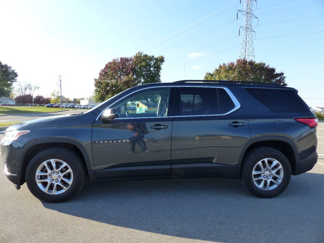 Used 2019 Chevrolet Traverse LT FWD image 6