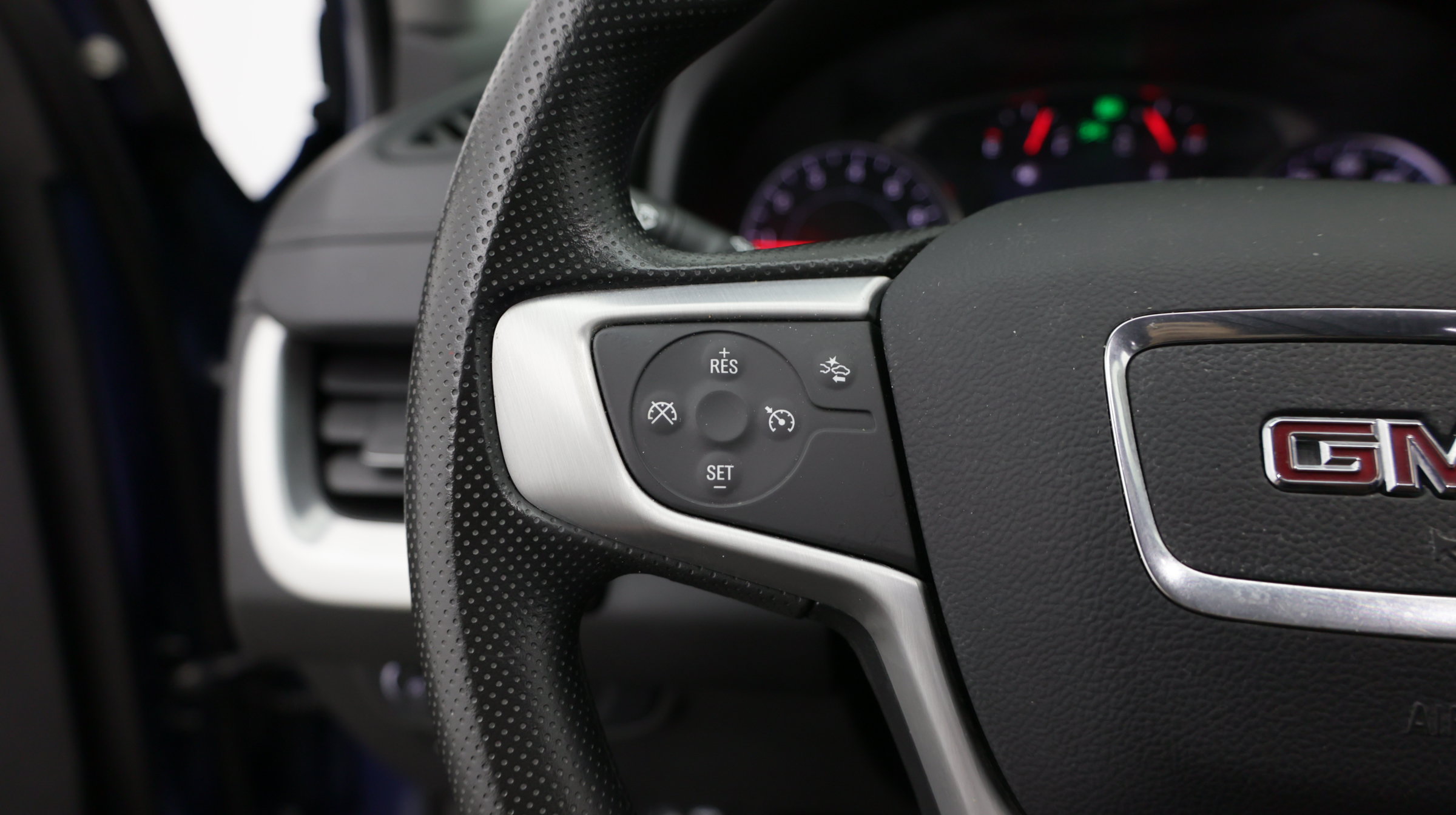 Used 2024 GMC Terrain SLE FWD image 22