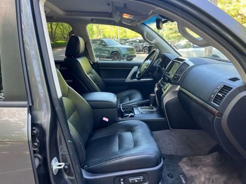 Used 2013 Toyota Land Cruiser AWD/4WD image 11