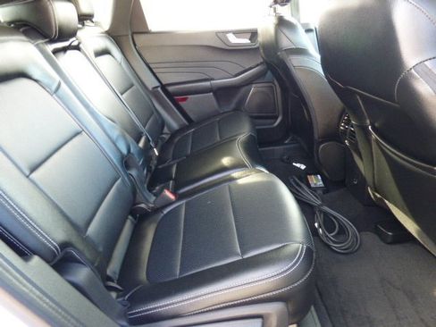 Used 2022 Ford Escape SEL w/ Technology Package image 5