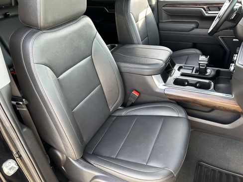 Used 2025 GMC Sierra 1500 SLT w/ SLT Premium Plus Package image 9