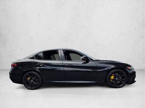 Used 2020 Alfa Romeo Giulia Ti Sport w/ Quick Order Package 22U Sport RWD image 4