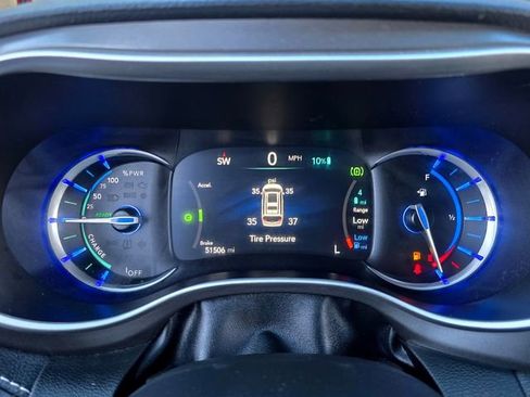 Certified 2024 Chrysler Pacifica Select image 14