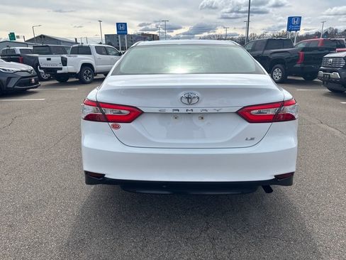 Used 2018 Toyota Camry LE image 6