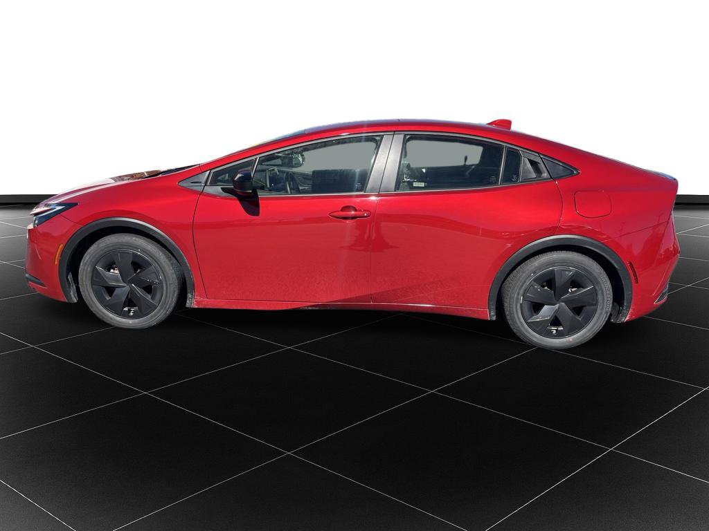 Used 2025 Toyota Prius LE FWD image 2