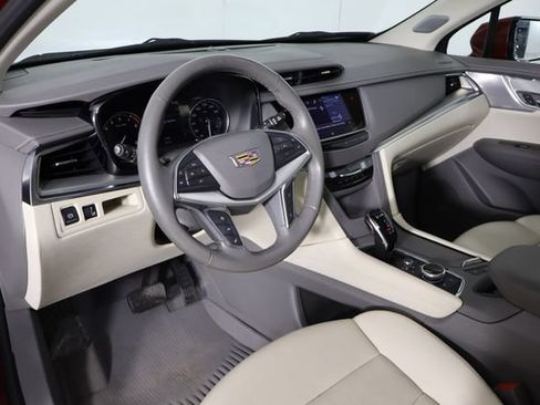 Used 2021 Cadillac XT5 Premium Luxury w/ LPO, Floor Liner Package FWD image 27