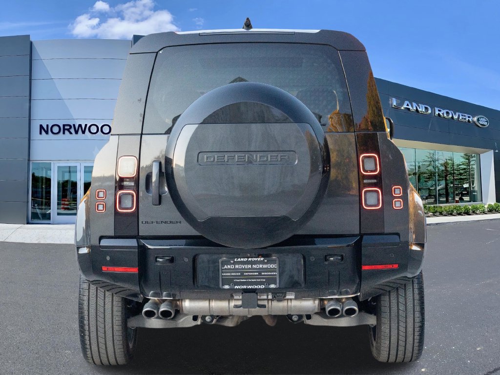 Used 2026 Land Rover Defender 110 V8 AWD/4WD image 5
