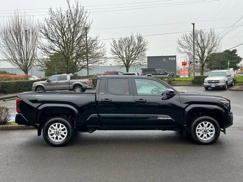 Used 2024 Toyota Tacoma SR5 image 9