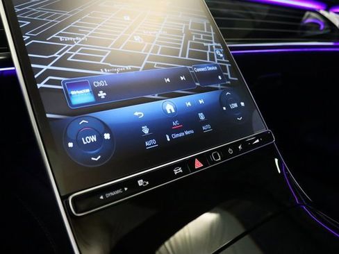 Used 2022 Mercedes-Benz S 580 4MATIC Sedan w/ Rear Seat Package image 30