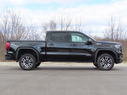 Used 2025 GMC Sierra 1500 AT4 w/ AT4 Preferred Package image 2