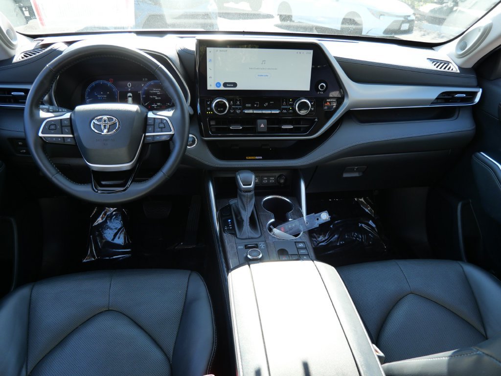 Used 2023 Toyota Highlander Platinum AWD/4WD image 13