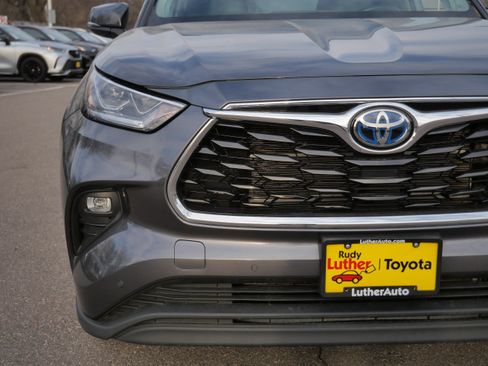 Used 2023 Toyota Highlander Limited image 17