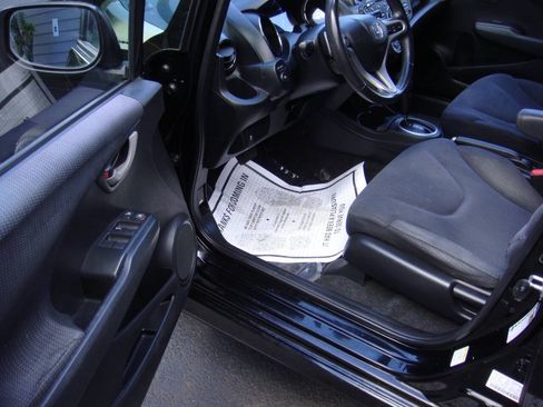 Used 2013 Honda Fit Sport image 9
