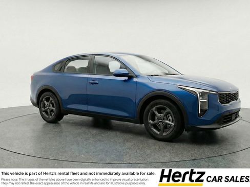 Used 2025 Kia K4 LXS image 1