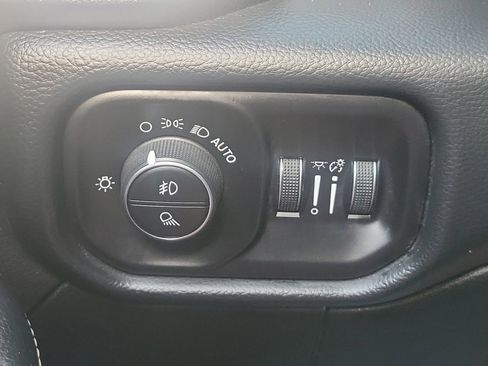 Used 2020 RAM 2500 Laramie w/ Night Edition image 17