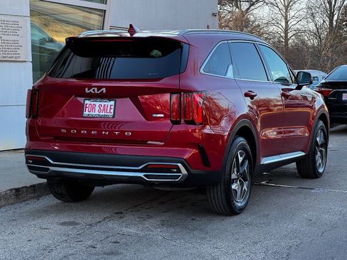 Used 2022 Kia Sorento S image 4