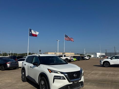 Certified 2023 Nissan Rogue S AWD/4WD image 2