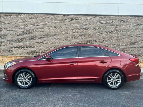 Used 2015 Hyundai Sonata SE FWD image 2