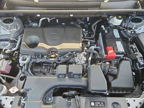 Used 2025 Toyota RAV4 XLE FWD image 28