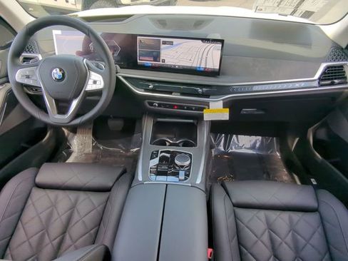New 2025 BMW X7 xDrive40i w/ Premium Package image 15