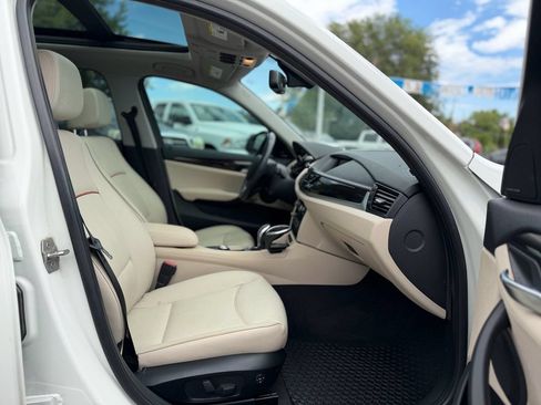 Used 2015 BMW X1 sDrive28i RWD image 9