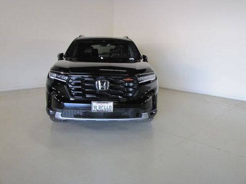 Certified 2024 Honda Pilot TrailSport image 2