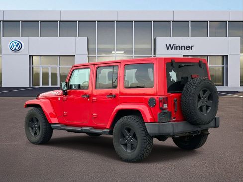 Used 2015 Jeep Wrangler Unlimited Sahara image 2