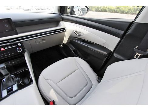 Certified 2025 Hyundai Tucson SEL image 9