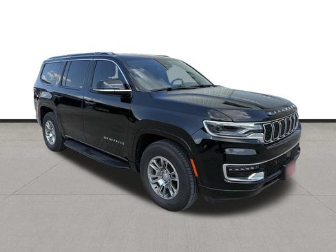 Used 2024 Jeep Wagoneer 2WD image 3