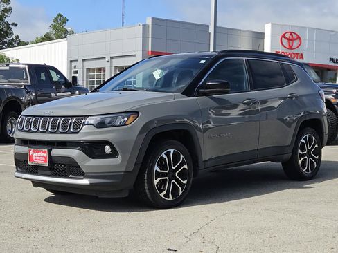 Used 2024 Jeep Compass Limited AWD/4WD image 3