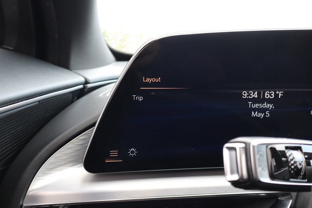 Used 2024 Cadillac Lyriq Sport RWD image 14