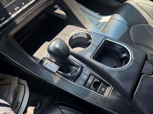 Used 2019 Toyota Avalon XLE image 25