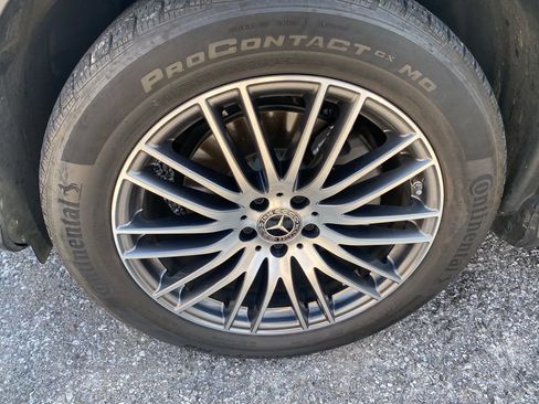 Used 2023 Mercedes-Benz GLC 300 image 2