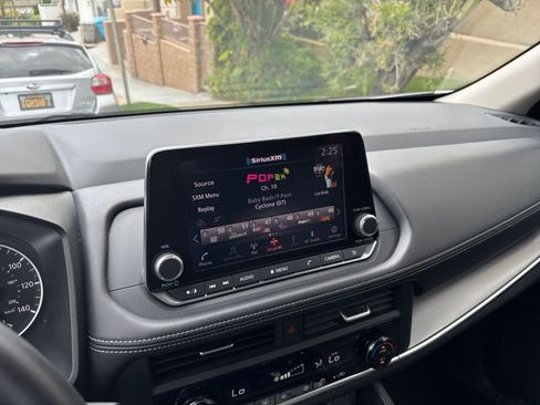 Used 2025 Nissan Rogue SV FWD image 20